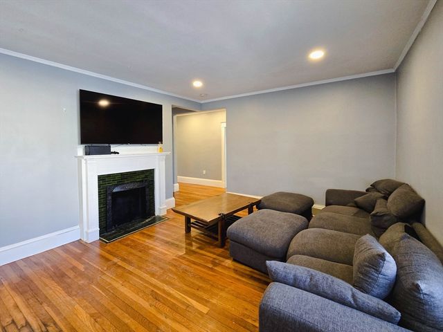 235-237 Chestnut Hill Ave 1, Boston, MA 02135