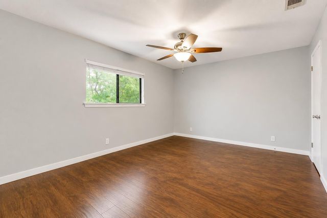 305 Starbright DR, Austin, TX 78745