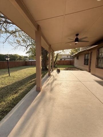 305 Starbright DR, Austin, TX 78745