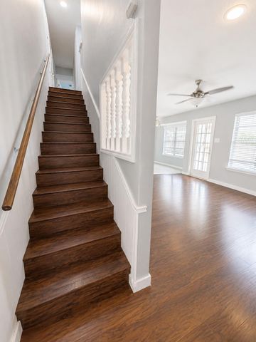 305 Starbright DR, Austin, TX 78745
