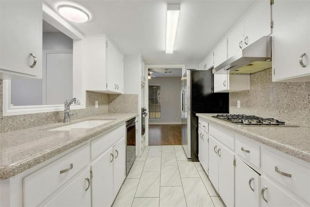 305 Starbright DR, Austin, TX 78745