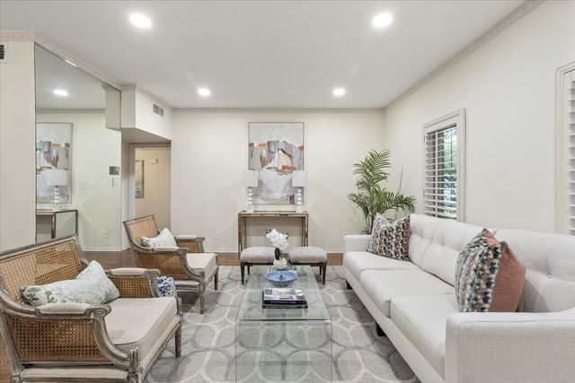 4312 Bellaire Drive S 141, Fort Worth, TX 76109