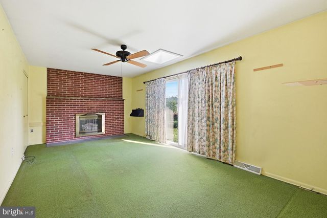 7 WHEATFIELD DR, Wilmington, DE 19810