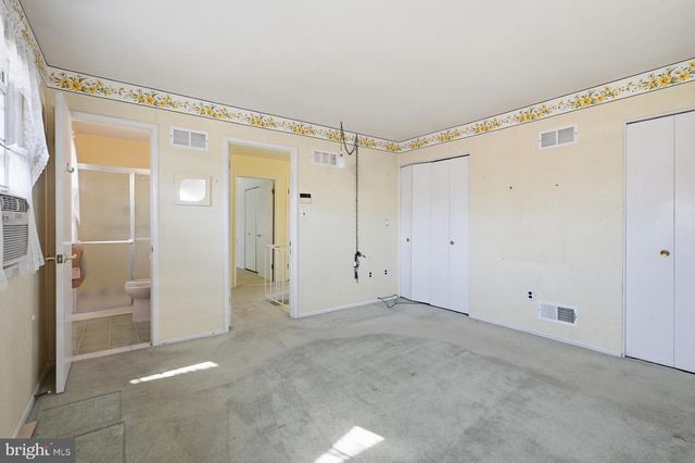 7 WHEATFIELD DR, Wilmington, DE 19810