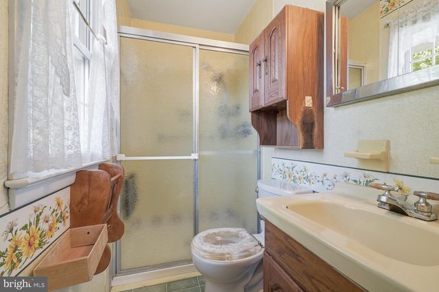 7 WHEATFIELD DR, Wilmington, DE 19810