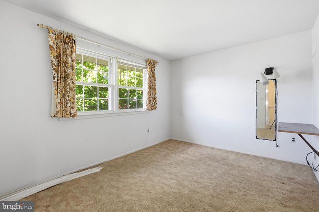 7 WHEATFIELD DR, Wilmington, DE 19810