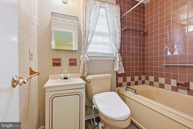 7 WHEATFIELD DR, Wilmington, DE 19810