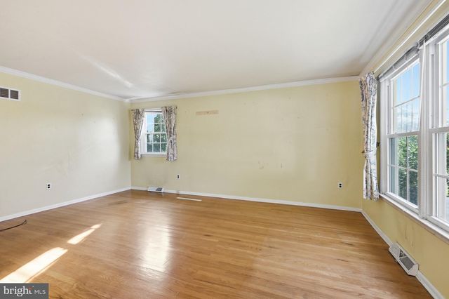 7 WHEATFIELD DR, Wilmington, DE 19810