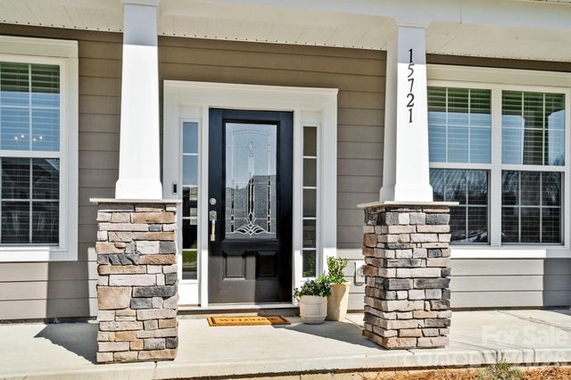 15721 White Quartz Lane, Davidson, NC 28036