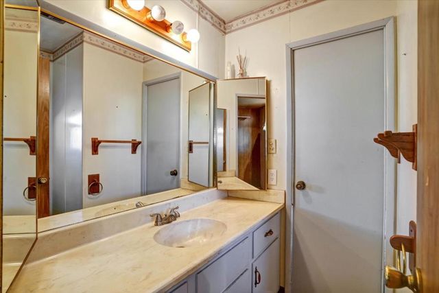 68 Palomar Real, Campbell, CA 95008