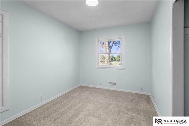 5008 N 64th Street, Omaha, NE 68104