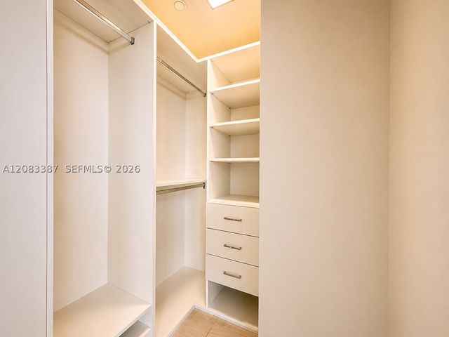 2000 metropica way 2208, Sunrise, FL 33323