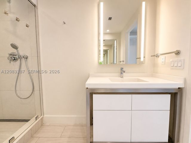 2000 metropica way 2208, Sunrise, FL 33323