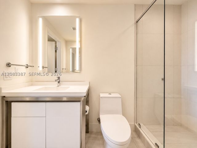 2000 metropica way 2208, Sunrise, FL 33323