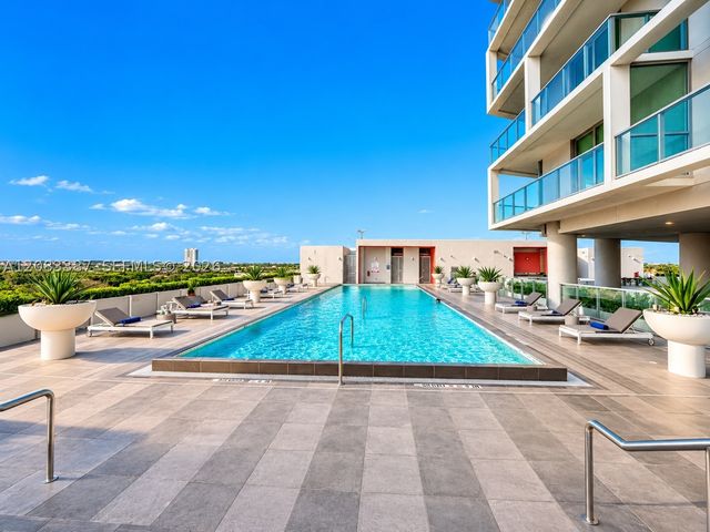 2000 metropica way 2208, Sunrise, FL 33323