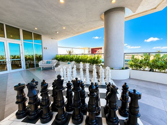 2000 metropica way 2208, Sunrise, FL 33323