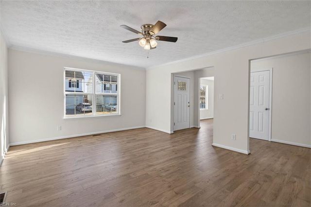 3 Calhoun ST, Hampton, VA 23669