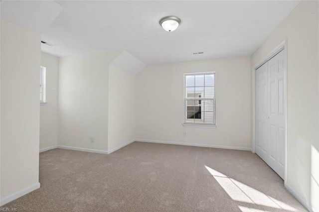 3 Calhoun ST, Hampton, VA 23669