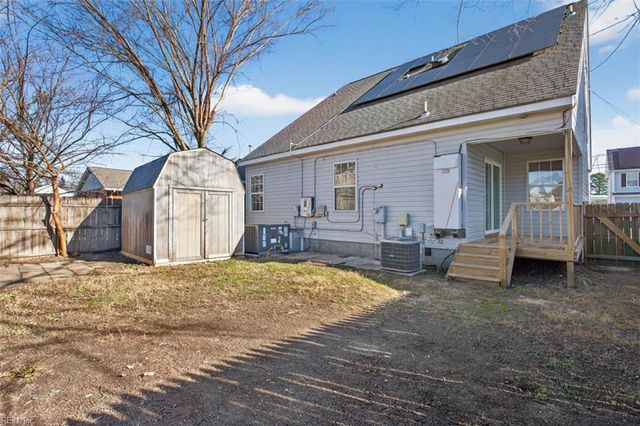 3 Calhoun ST, Hampton, VA 23669