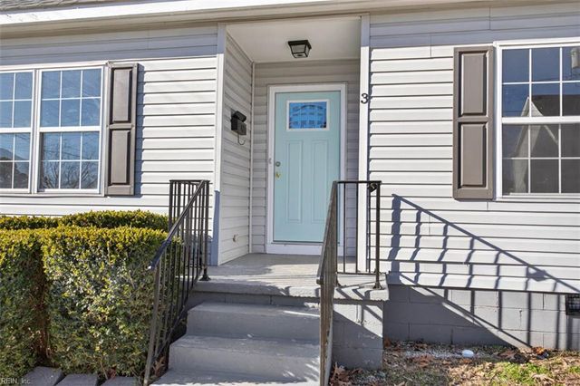 3 Calhoun ST, Hampton, VA 23669