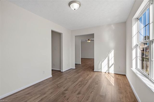 3 Calhoun ST, Hampton, VA 23669