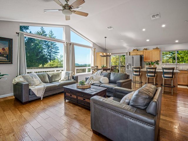 5031 Shooting Star, Pollock Pines, CA 95726