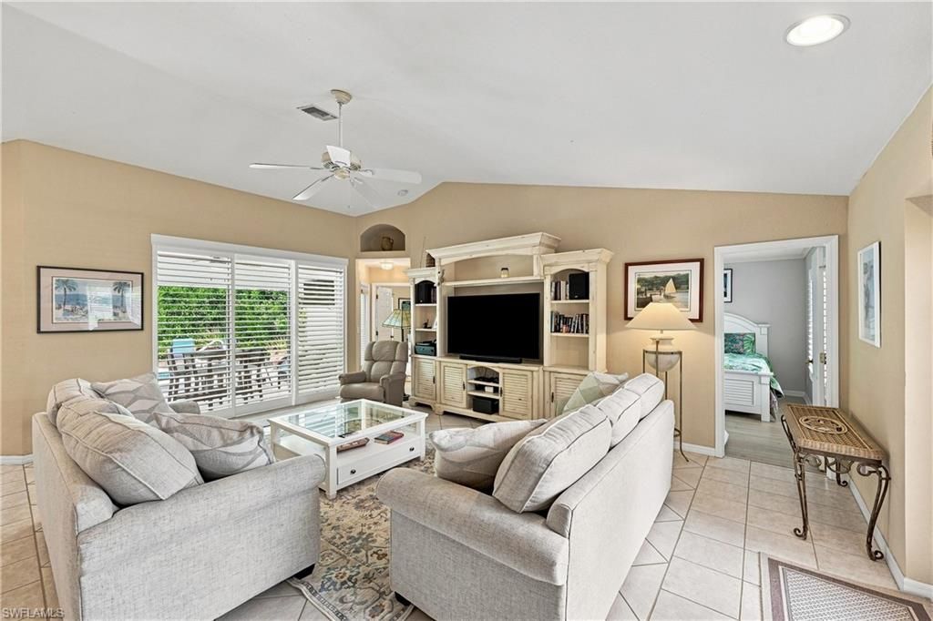 Image 7 of property listing at 1729 El Dorado PKWY W, Cape Coral, FL 33914
