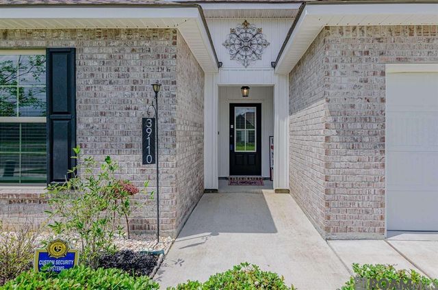 39110 Forestwood Ave, Gonzales, LA 70737