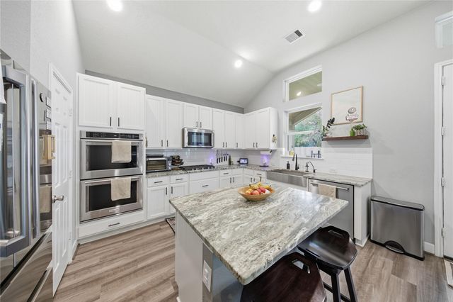 9038 Cimarron River Lane, Magnolia, TX 77354