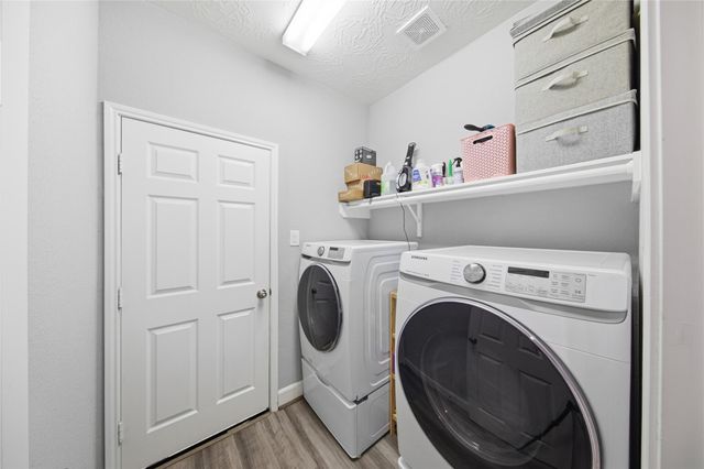 9038 Cimarron River Lane, Magnolia, TX 77354