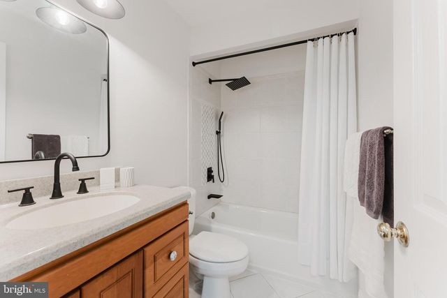 9203 BYRON TER, Burke, VA 22015