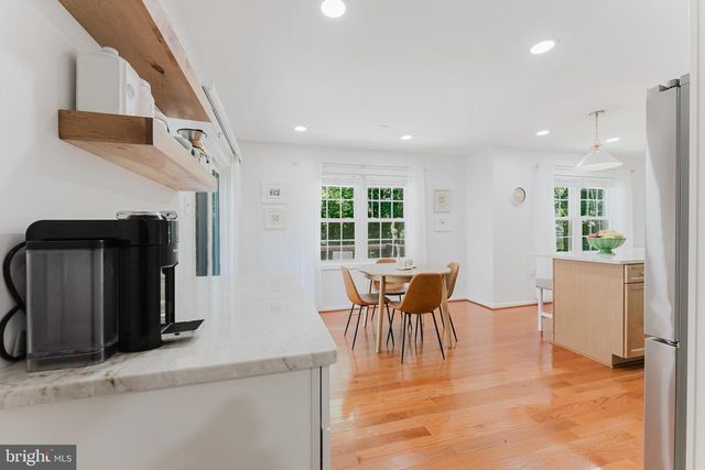 9203 BYRON TER, Burke, VA 22015