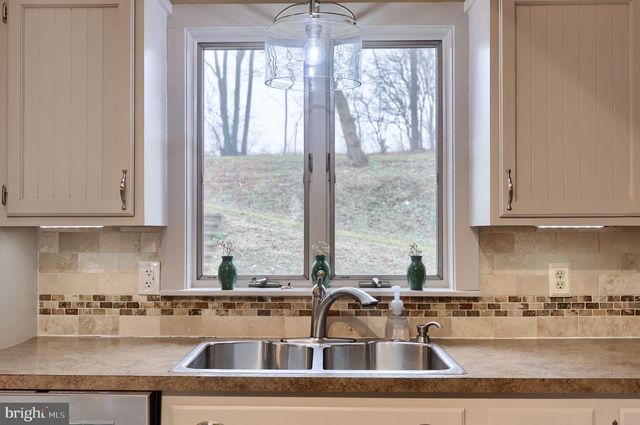 1521 W PENN GRANT RD, Lancaster, PA 17603