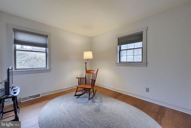 1521 W PENN GRANT RD, Lancaster, PA 17603