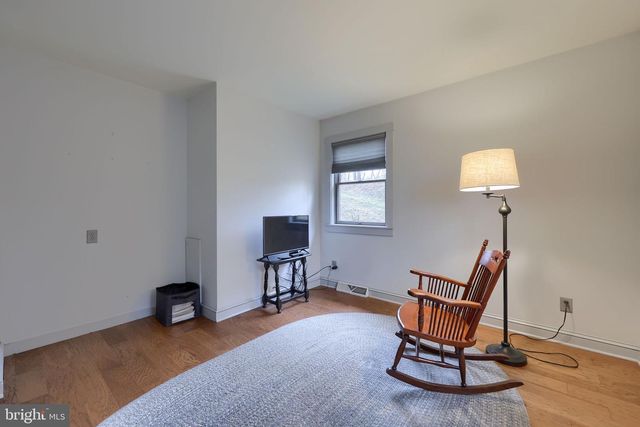 1521 W PENN GRANT RD, Lancaster, PA 17603