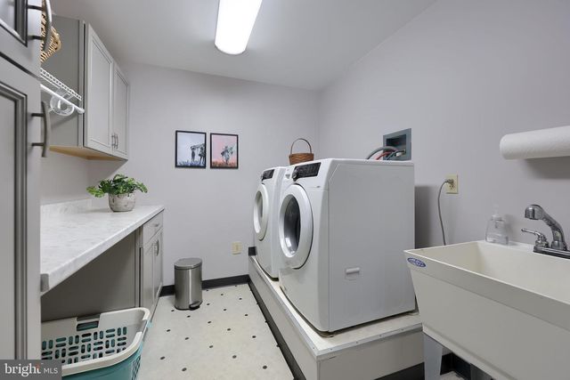 1521 W PENN GRANT RD, Lancaster, PA 17603