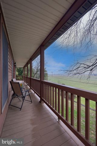 1521 W PENN GRANT RD, Lancaster, PA 17603