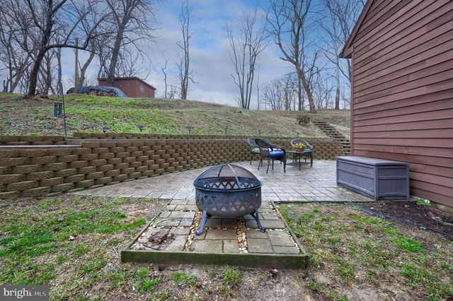 1521 W PENN GRANT RD, Lancaster, PA 17603