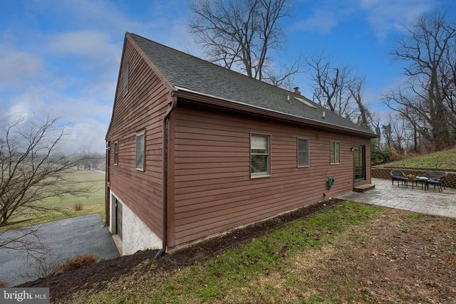 1521 W PENN GRANT RD, Lancaster, PA 17603