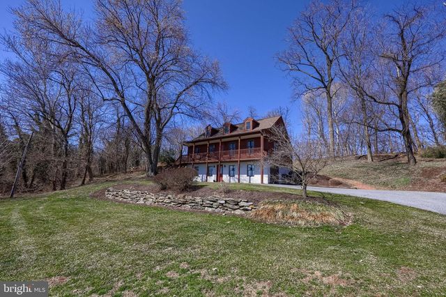 1521 W PENN GRANT RD, Lancaster, PA 17603