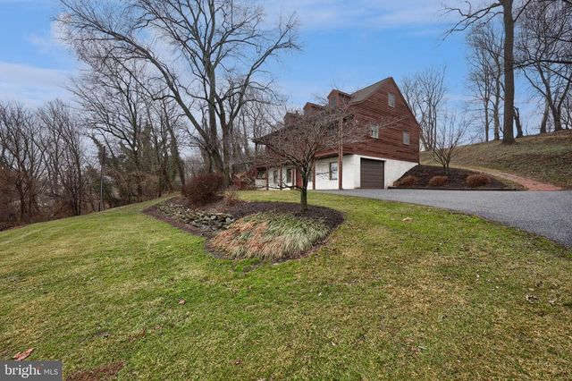 1521 W PENN GRANT RD, Lancaster, PA 17603