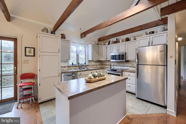 1521 W PENN GRANT RD, Lancaster, PA 17603