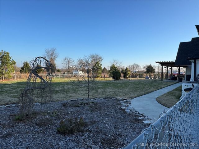 11895 S 4090 Road, Oologah, OK 74053