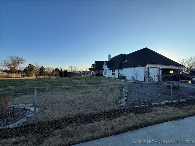 11895 S 4090 Road, Oologah, OK 74053