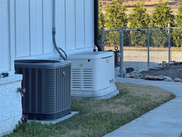 11895 S 4090 Road, Oologah, OK 74053