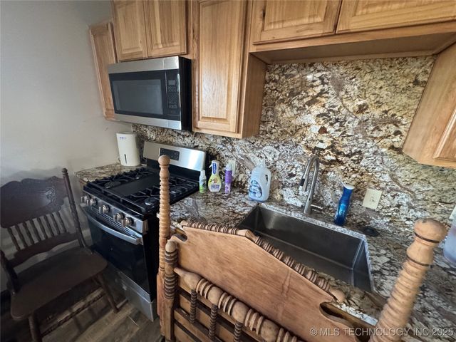 11895 S 4090 Road, Oologah, OK 74053