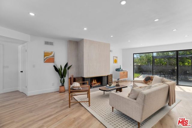 923 Larker Avenue, Los Angeles, CA 90042