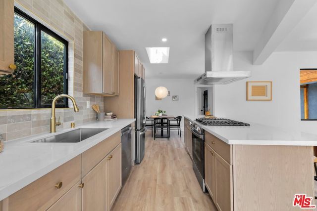 923 Larker Avenue, Los Angeles, CA 90042