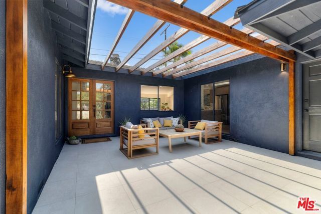923 Larker Avenue, Los Angeles, CA 90042