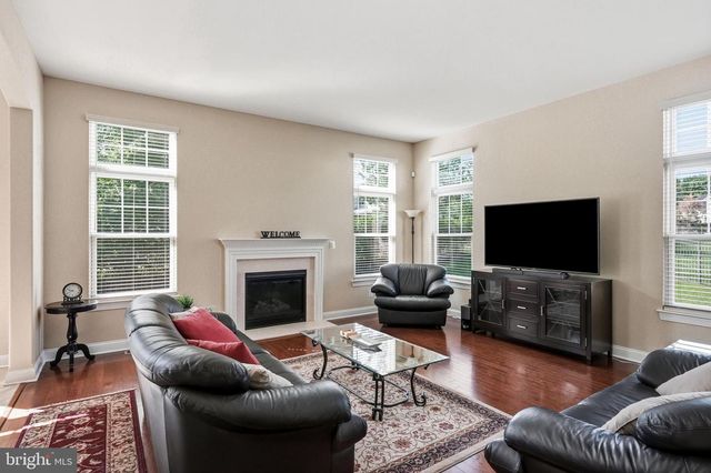 7 TRANSOM CT, Mount Laurel, NJ 08054
